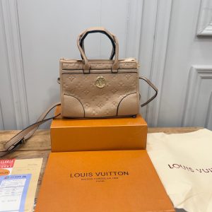 FIRST COPY Louis Vuitton Monogram Handbag