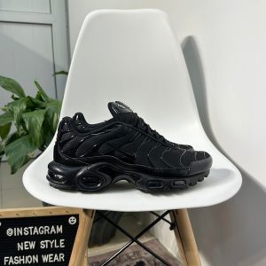FIRST COPY NIKE AIRMAX PLUS TRIPLE BLACK