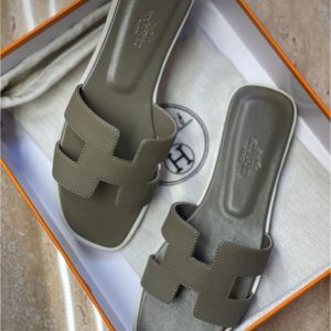First Copy Hermès Oran Flats – Iconic Elegance Now in Stock