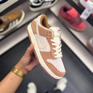 First Copy Nike SB Dunk Low Medium Curry