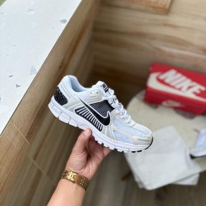 First Copy Nike Zoom Vomero “Panda”