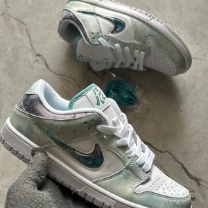 First Copy Nike SB Dunk – Year of the Dragon Edition