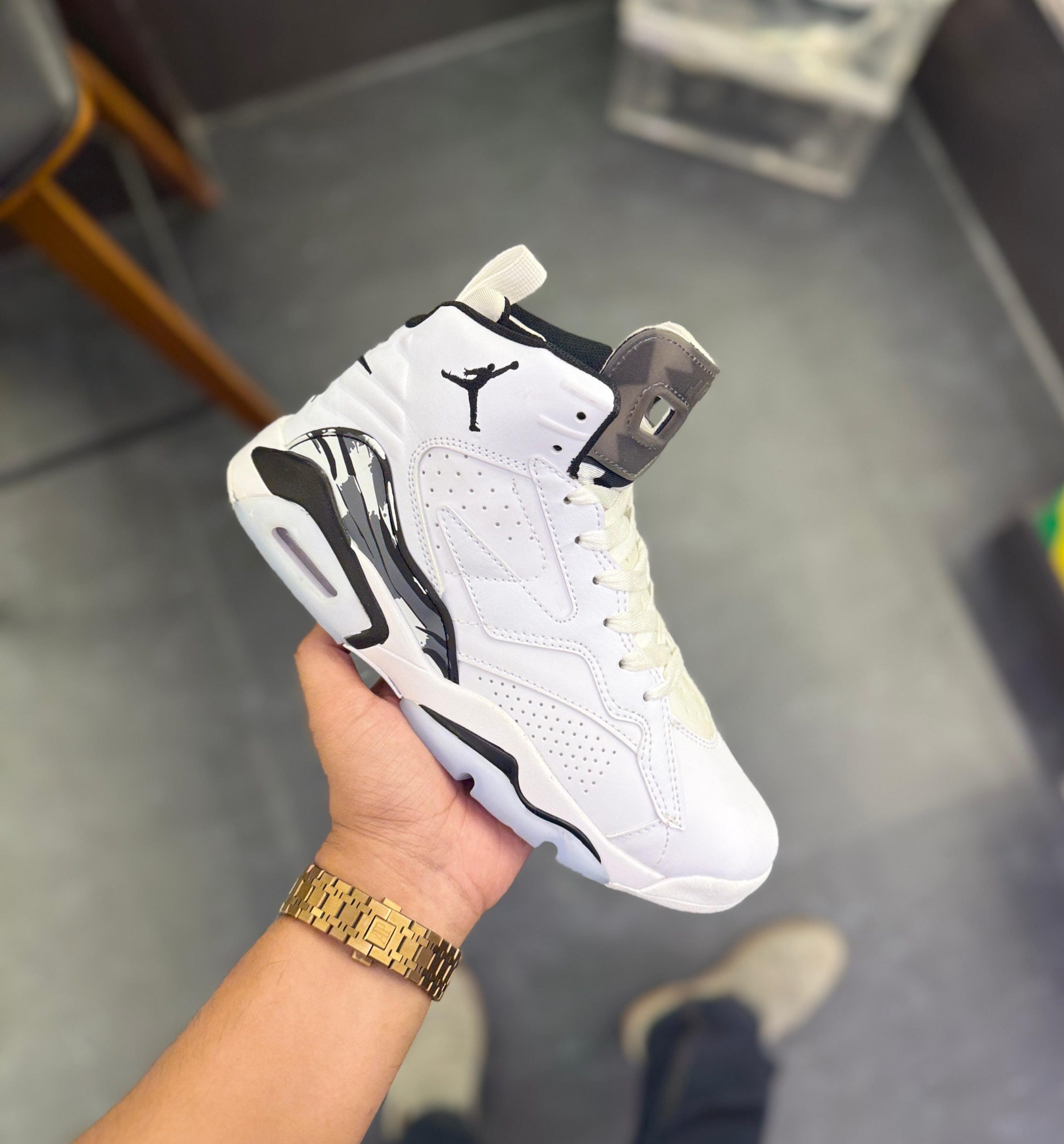FIRST COPY Air Jordans Retro Jumpman MVP White Basic
