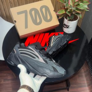 First Copy Adidas Yeezy 700 V2 Vanta