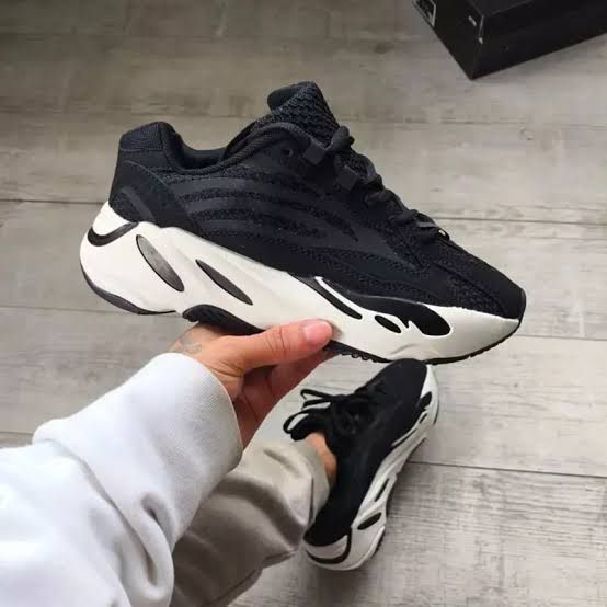 First Copy Adidas Yeezy 700 V2 Vanta