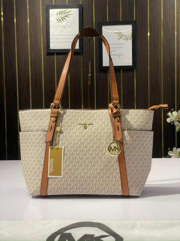First Copy Michael Kors MK Sullivan Zipper Tote Bag Coffee & Beige - Image 4