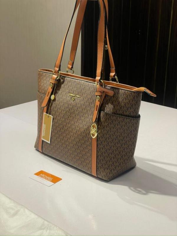 First Copy Michael Kors MK Sullivan Zipper Tote Bag Coffee & Beige - Image 6