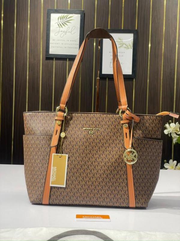 First Copy Michael Kors MK Sullivan Zipper Tote Bag Coffee & Beige - Image 7